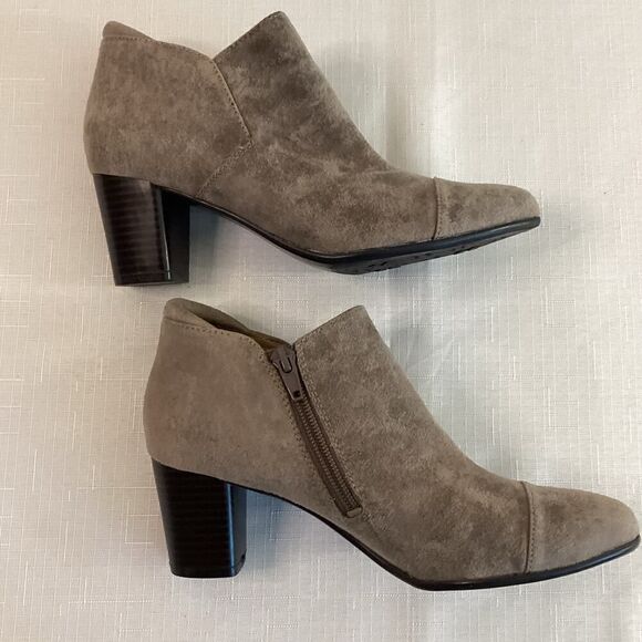 Naturalizer Tan Faux Suede Booties Size 6 - Picture 4 of 15